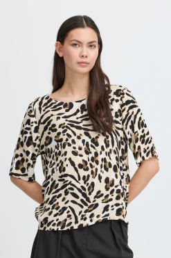 Blouse with short sleeve