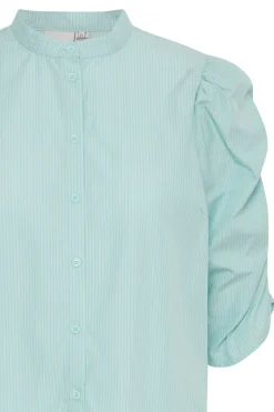 Blouse with short sleeve