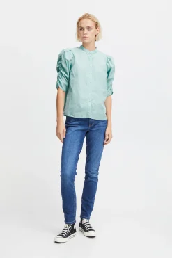 Blouse with short sleeve