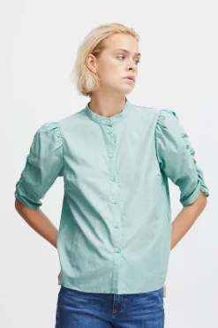Blouse with short sleeve