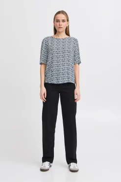 Blouse with short sleeve