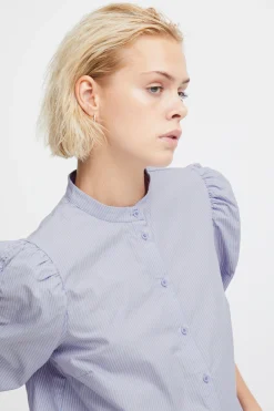 Blouse with short sleeve