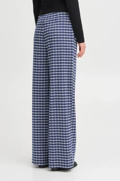 IHKATE CHECLÉ Casual pants