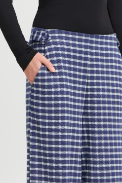 IHKATE CHECLÉ Casual pants