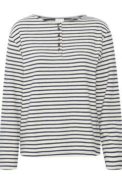 Long sleeved T-shirt